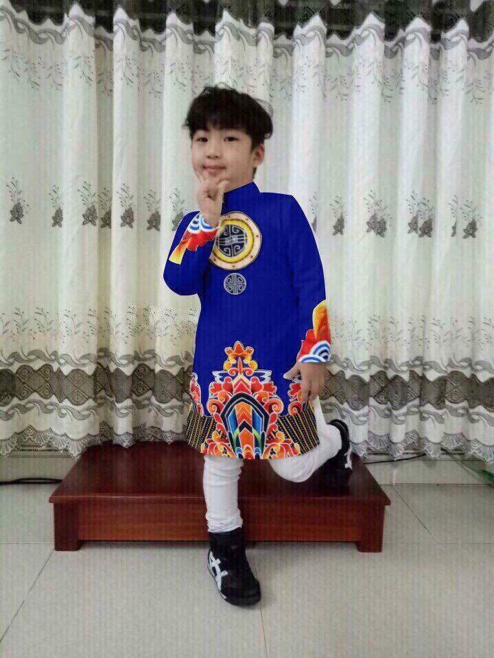 Áo Dài Bé Trai hình Đồng Xu