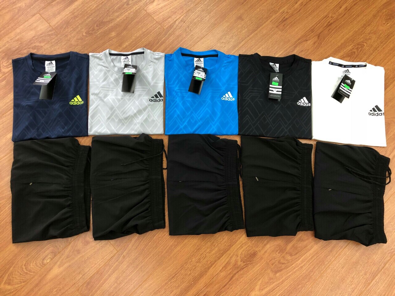 Bộ Nam Adidas Kẻ Tay Cổ Tròn Mới-bán hết cắt mã