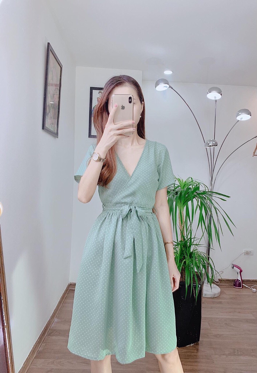 Váy Chấm Bi Cổ V