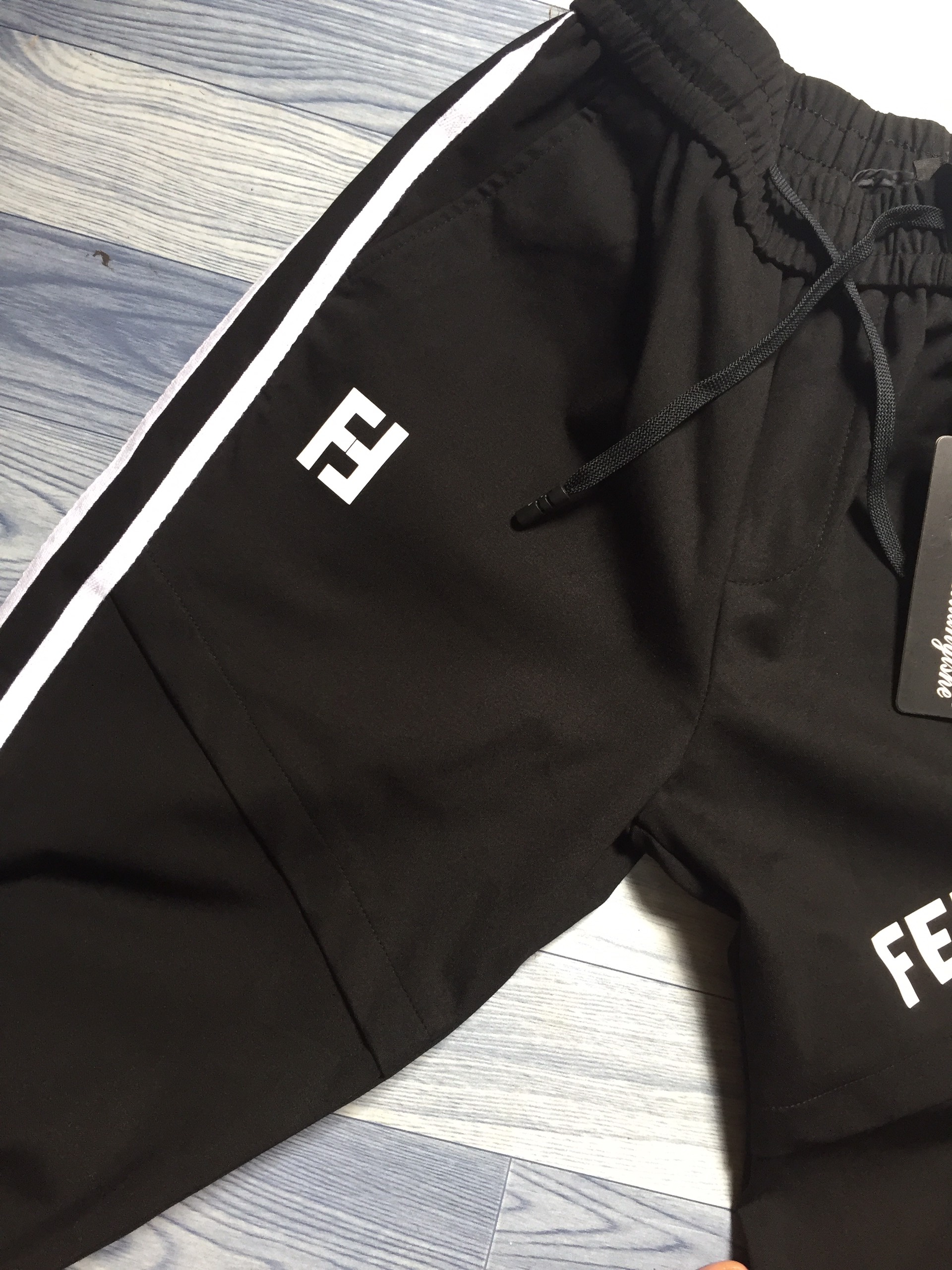 Quần Nam Fendi 2 Sọc