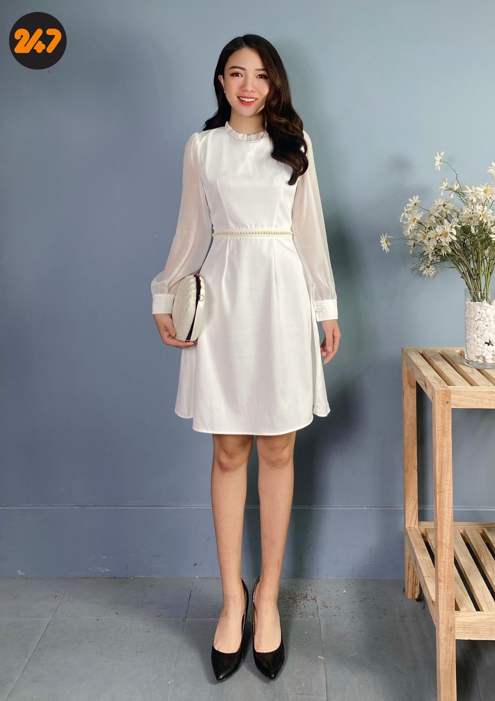 Váy trắng dài tay phối ren bé gái  MiniU  Đồng phục gia đình Việt