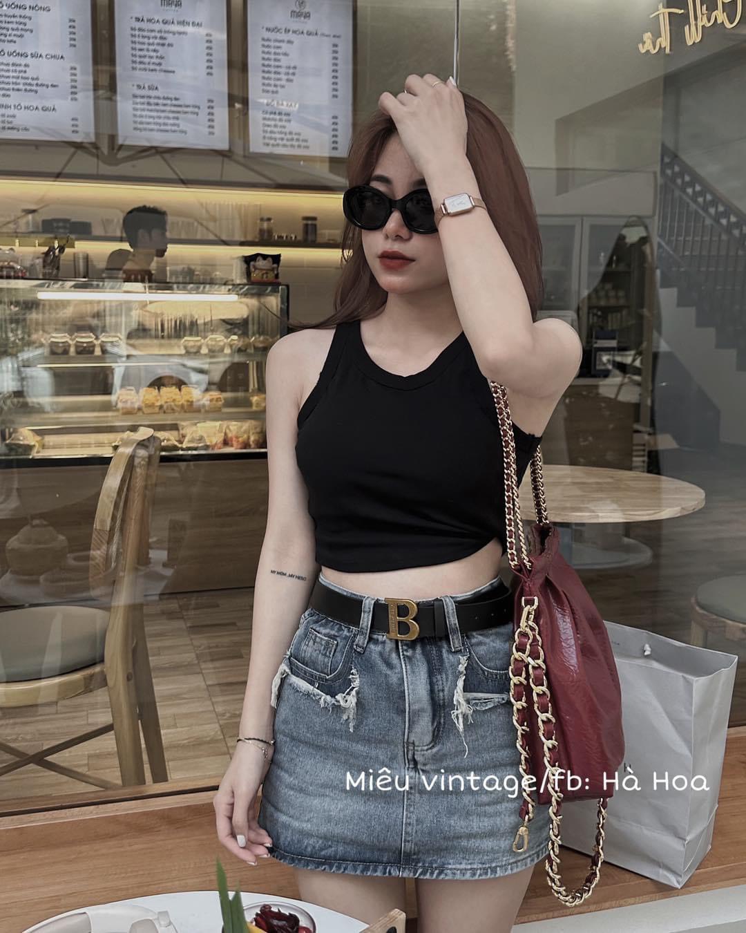 Sao Việt mix đồ với chân váy đen từ thanh lịch đến cá tính  2sao