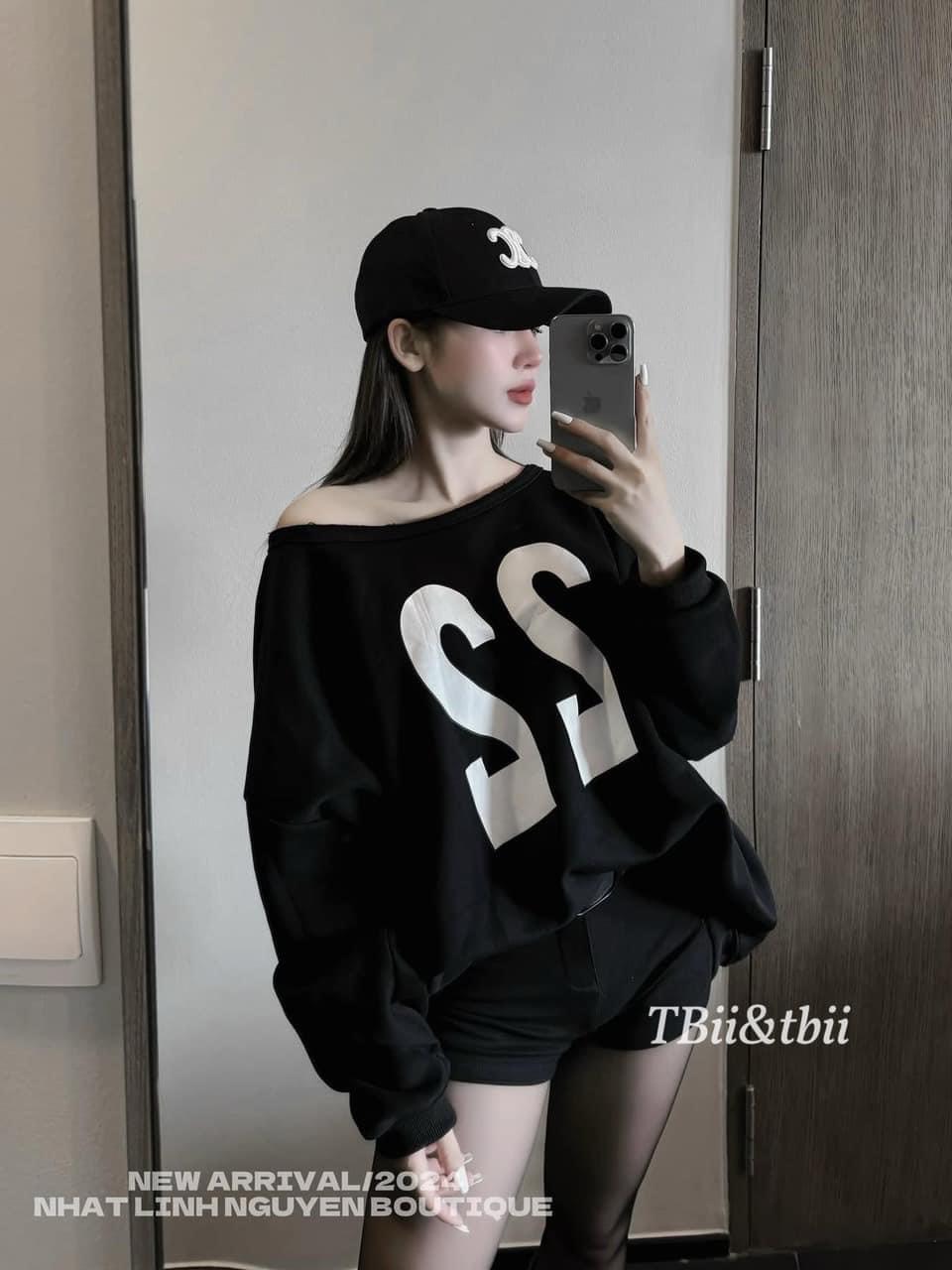 Áo Sweater Dài Tay Số 22 Lệch Vai Aoso22ma501101