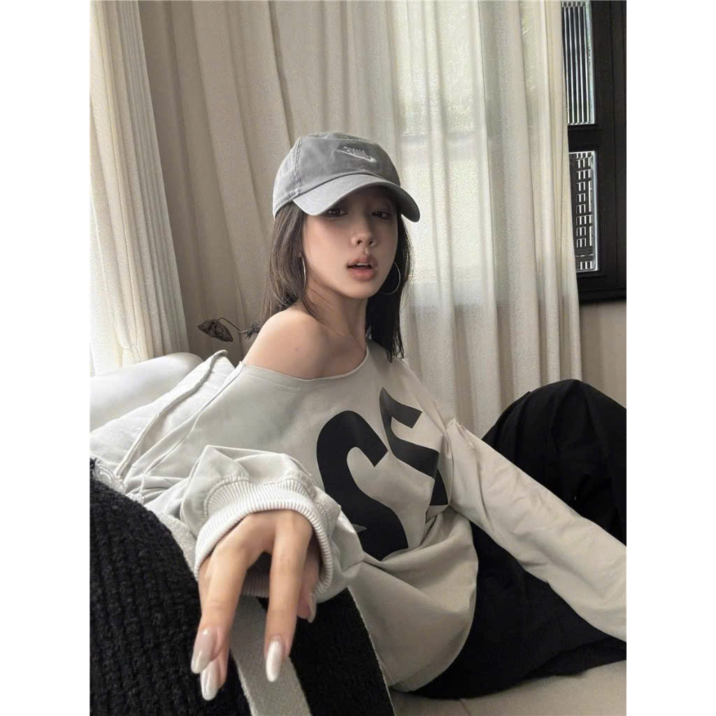 Áo Sweater Dài Tay Số 22 Lệch Vai Aoso22ma501101