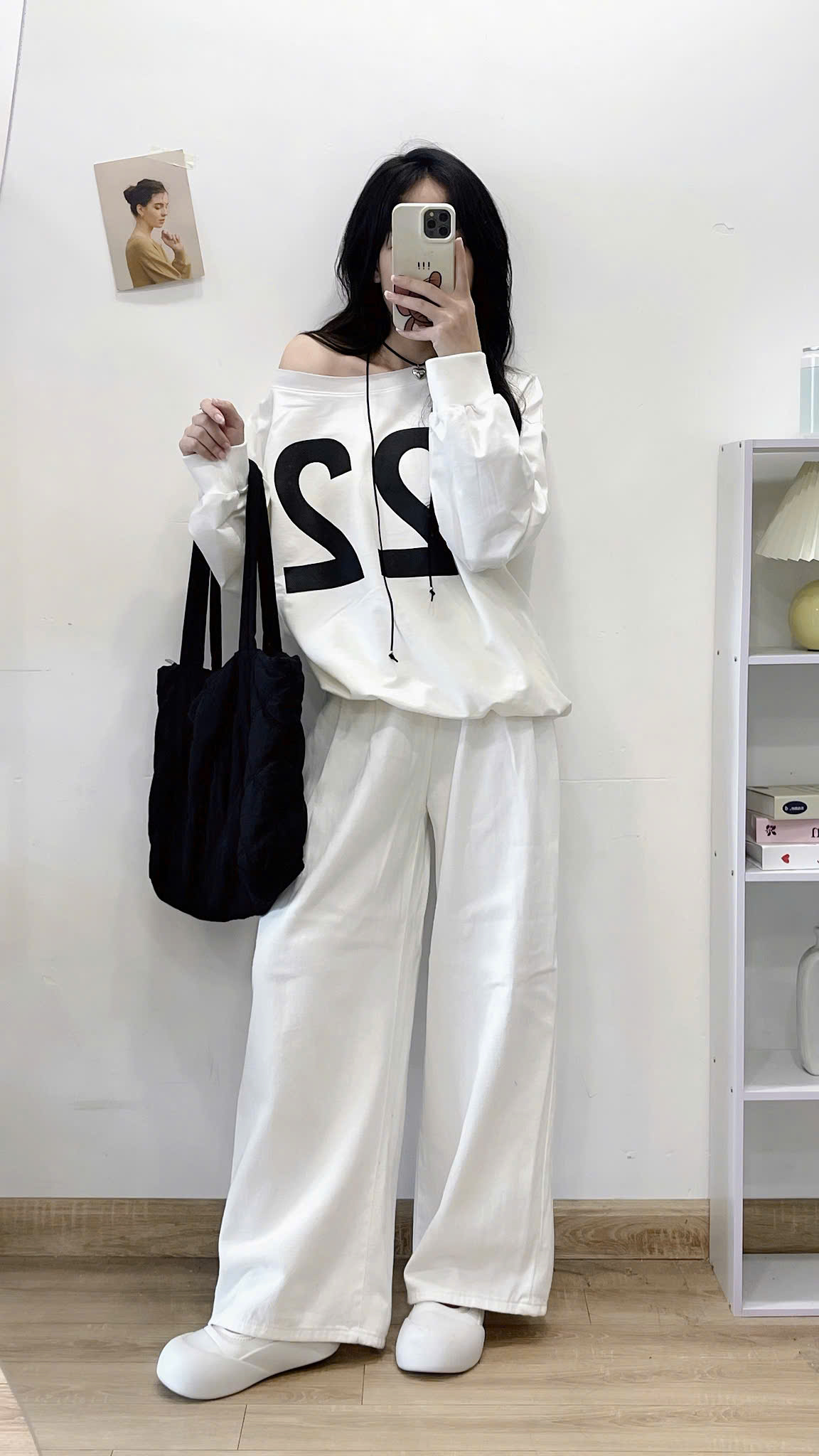 Áo Sweater Dài Tay Số 22 Lệch Vai Aoso22ma501101