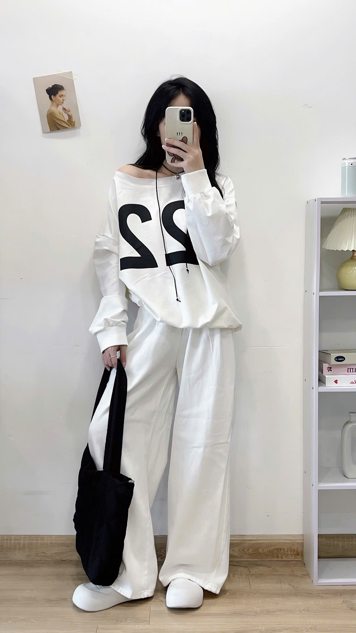 Áo Sweater Dài Tay Số 22 Lệch Vai Aoso22ma501101